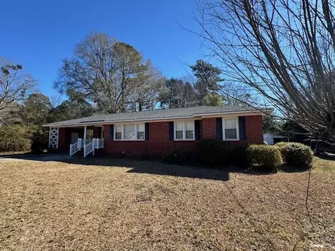 408 Toccoa Dr, Manning, SC 29102
