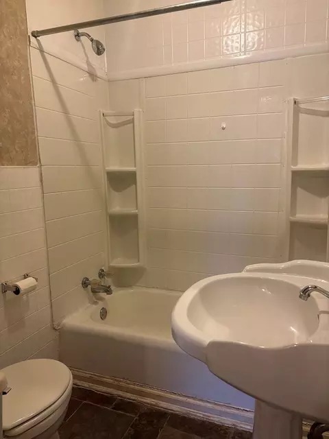 Bath - 1796 Kolb Rd, Sumter, SC 29150 photo 3 of 3