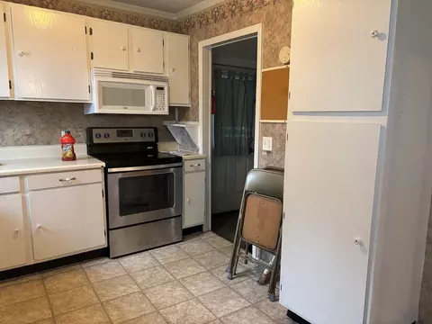 Kitchen - 1796 Kolb Rd, Sumter, SC 29150 photo 2 of 2