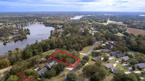 5 Fairway Dr, Manning, SC 29102