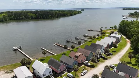 1049 Island Ct, Summerton, SC 29148