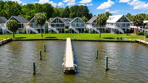1049 Island Ct, Summerton, SC 29148
