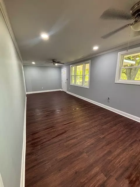 Living - 2875 Ervin Ln, Sumter, SC 29154 photo 4 of 4