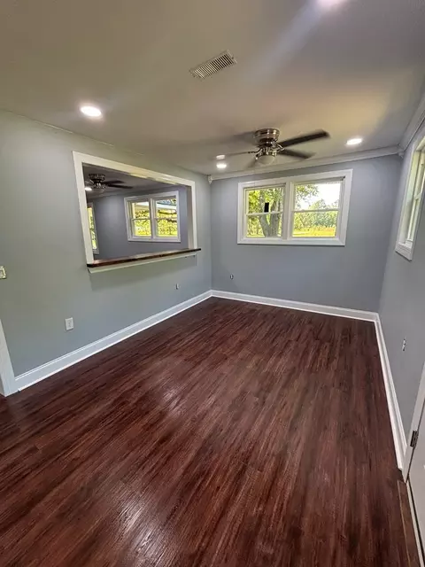 Living - 2875 Ervin Ln, Sumter, SC 29154 photo 3 of 4