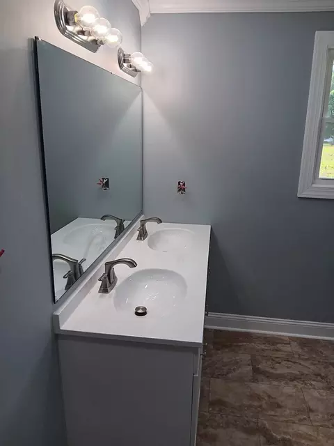 Bath - 2875 Ervin Ln, Sumter, SC 29154 photo 4 of 4