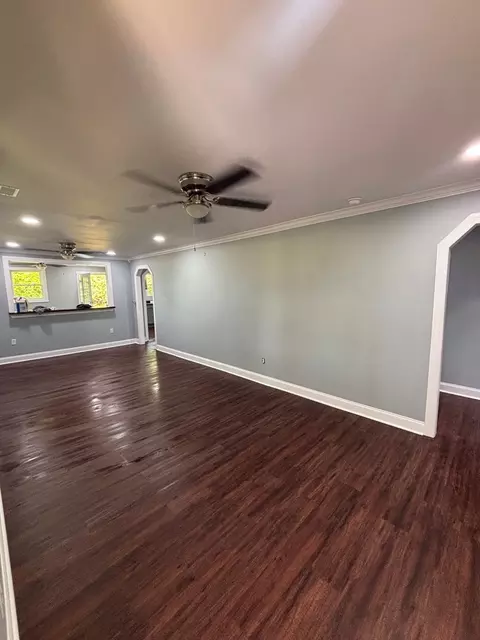 Living - 2875 Ervin Ln, Sumter, SC 29154 photo 1 of 4