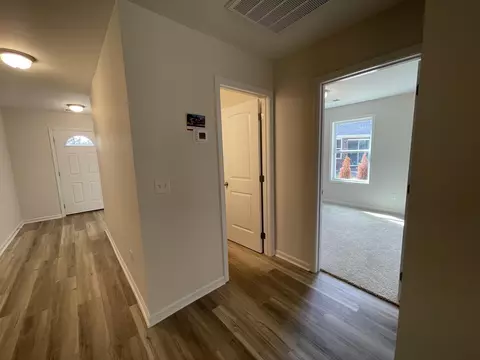 Entry Way - 50 Lexington Ct, Sumter, SC 29154 photo 5 of 7