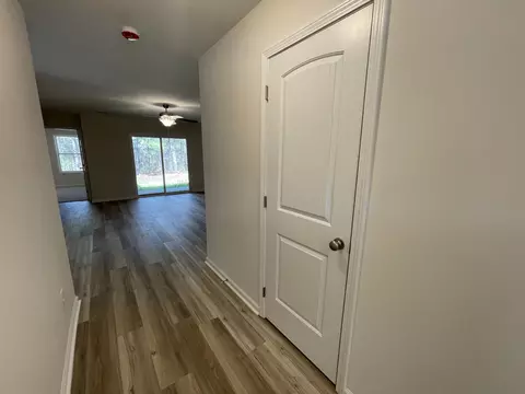 Entry Way - 50 Lexington Ct, Sumter, SC 29154 photo 3 of 7