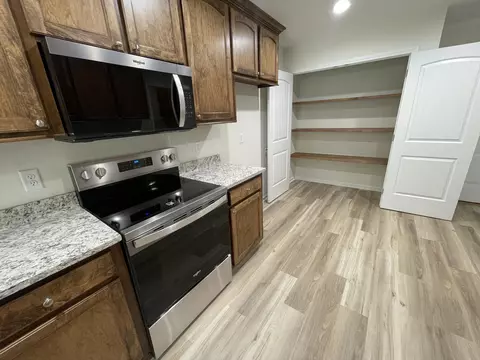 Kitchen - 50 Lexington Ct, Sumter, SC 29154 photo 4 of 7