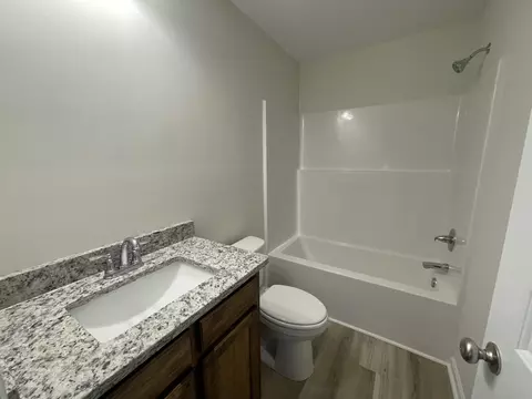 Bath - 50 Lexington Ct, Sumter, SC 29154 photo 1 of 7