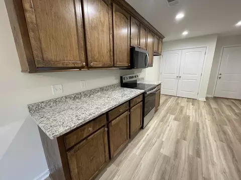 Kitchen - 50 Lexington Ct, Sumter, SC 29154 photo 3 of 7