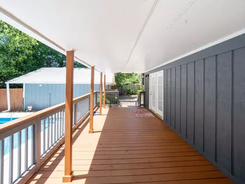Exterior - 1214 Devonshire Dr, Sumter, SC 29154 photo 5 of 14