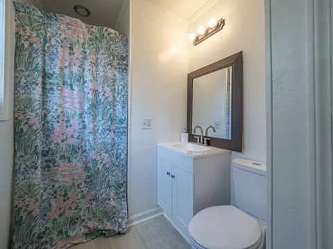 Bath - 1214 Devonshire Dr, Sumter, SC 29154 photo 1 of 3