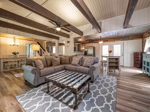 Living - 1214 Devonshire Dr, Sumter, SC 29154 photo 1 of 5