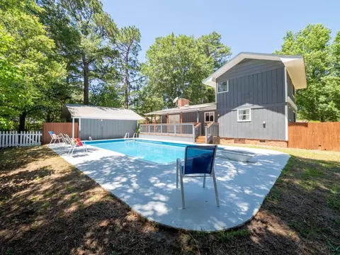 Exterior - 1214 Devonshire Dr, Sumter, SC 29154 photo 8 of 14