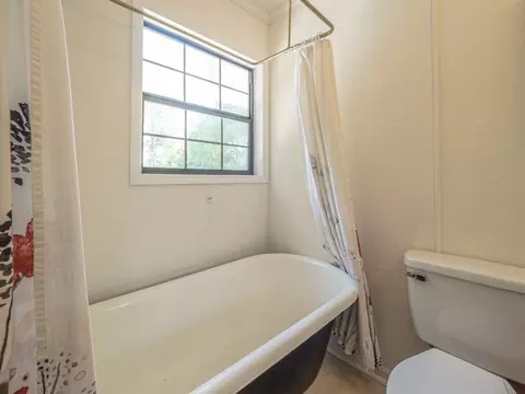 Bath - 1214 Devonshire Dr, Sumter, SC 29154 photo 2 of 3
