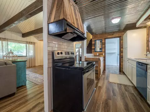 Kitchen - 1214 Devonshire Dr, Sumter, SC 29154 photo 6 of 7
