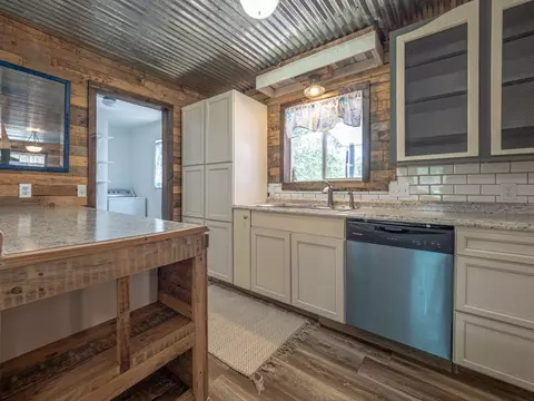 Kitchen - 1214 Devonshire Dr, Sumter, SC 29154 photo 2 of 7