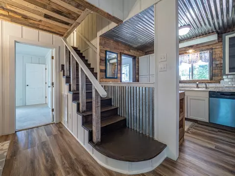 Entry Way - 1214 Devonshire Dr, Sumter, SC 29154 photo 2 of 2
