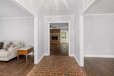 Entry Way - 1004 Heather Ln, Sumter, SC 29154 photo 3 of 5