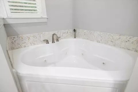 Bath - 1004 Heather Ln, Sumter, SC 29154 photo 5 of 9