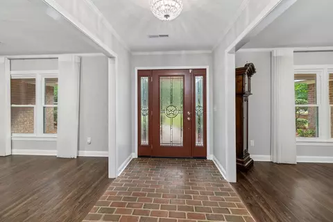 Entry Way - 1004 Heather Ln, Sumter, SC 29154 photo 2 of 5