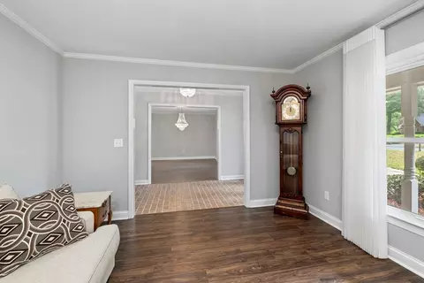Living - 1004 Heather Ln, Sumter, SC 29154 photo 1 of 6