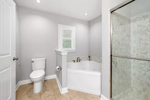 Bath - 1004 Heather Ln, Sumter, SC 29154 photo 6 of 9