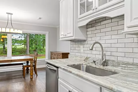 Kitchen - 1004 Heather Ln, Sumter, SC 29154 photo 3 of 9
