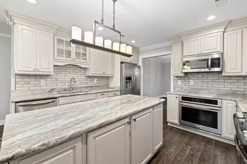 Kitchen - 1004 Heather Ln, Sumter, SC 29154 photo 9 of 9