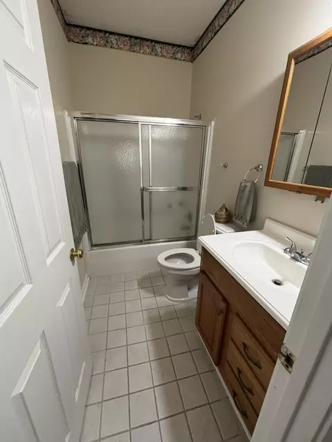Bath - 30 Mere Ct, Sumter, SC 29150 photo 1 of 5