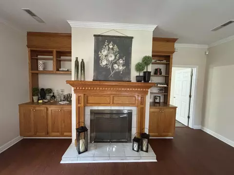 Living - 30 Mere Ct, Sumter, SC 29150 photo 2 of 2