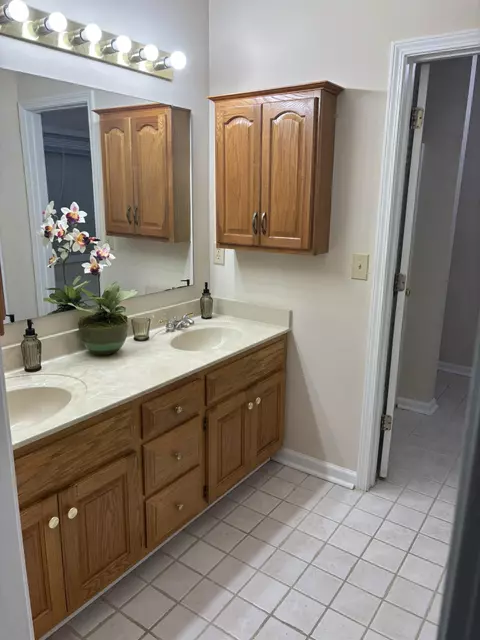 Bath - 30 Mere Ct, Sumter, SC 29150 photo 2 of 5