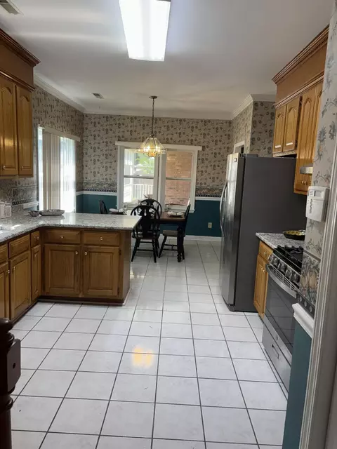 Kitchen - 30 Mere Ct, Sumter, SC 29150 photo 2 of 4