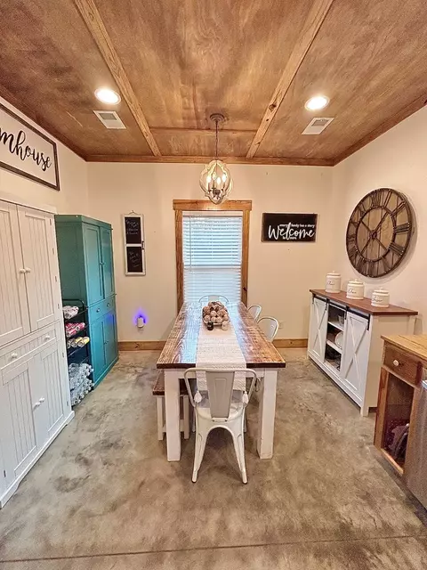 Dining - 1702 Camp Shelor Rd, Manning, SC 29102 photo 1 of 1