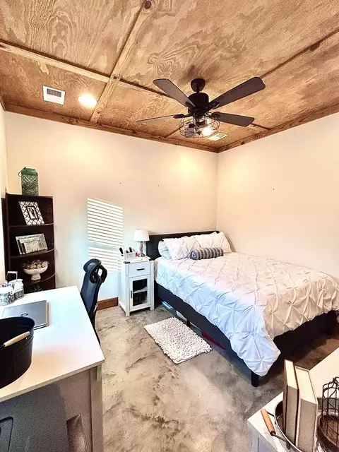 Bedroom - 1702 Camp Shelor Rd, Manning, SC 29102 photo 1 of 4