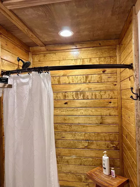 Bath - 1702 Camp Shelor Rd, Manning, SC 29102 photo 2 of 6