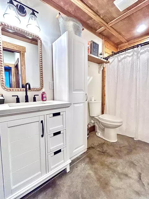 Bath - 1702 Camp Shelor Rd, Manning, SC 29102 photo 1 of 6