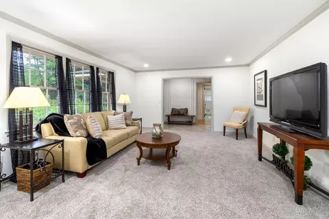 Living - 2 Robbins Ave, Sumter, SC 29150 photo 2 of 5