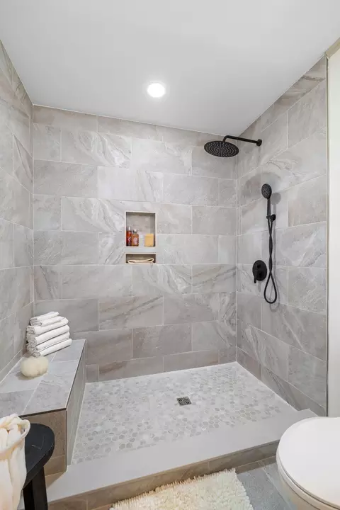 Bath - 2 Robbins Ave, Sumter, SC 29150 photo 4 of 4