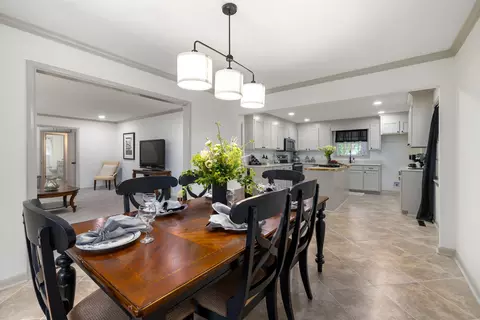 Dining - 2 Robbins Ave, Sumter, SC 29150 photo 2 of 2