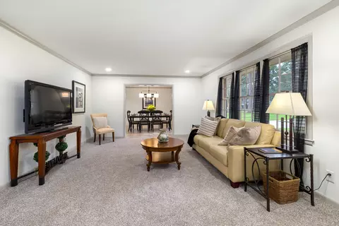 Living - 2 Robbins Ave, Sumter, SC 29150 photo 1 of 5
