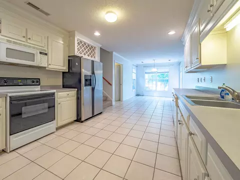 Kitchen - 70 Pinnacle Ct, Sumter, SC 29154 photo 1 of 4