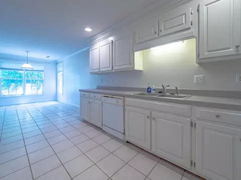 Kitchen - 70 Pinnacle Ct, Sumter, SC 29154 photo 3 of 4