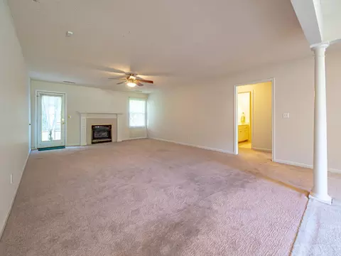 Living - 70 Pinnacle Ct, Sumter, SC 29154 photo 5 of 5