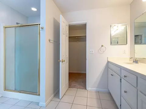 Bath - 70 Pinnacle Ct, Sumter, SC 29154 photo 2 of 6