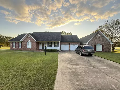 485 Emerald Lake Dr, Sumter, SC 29153