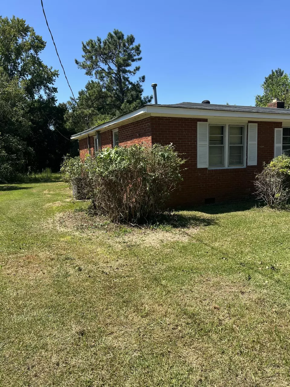 Exterior - 209 Peterson Ln, Manning, SC 29102 photo 4 of 7