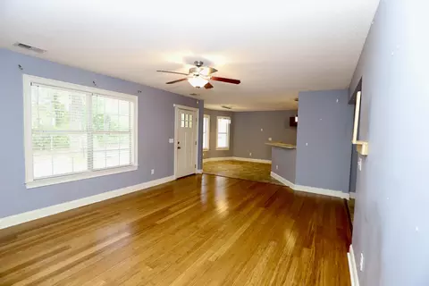 Living - 1113 Chivalry St, Sumter, SC 29154 photo 7 of 8