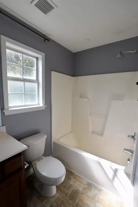 Bath - 1113 Chivalry St, Sumter, SC 29154 photo 5 of 7